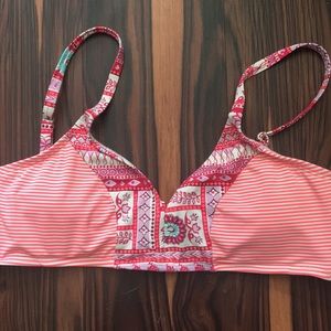 NWOT Carve Designs bikini top